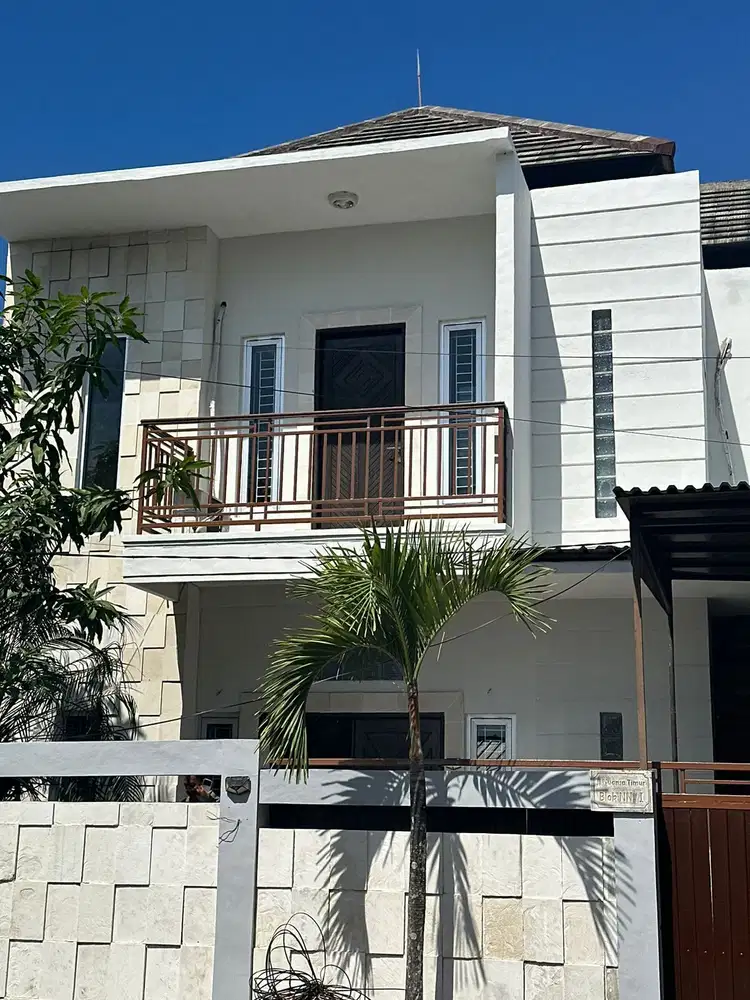 Disewakan rumah lantai 2 ( 3 kamar) di taman griya Jimbaran Badung Bal