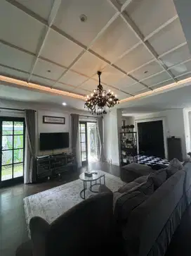 TURUN HARGA Rumah Mewah SHM 2 lantai bagus di Parahyangan Rumah Villa