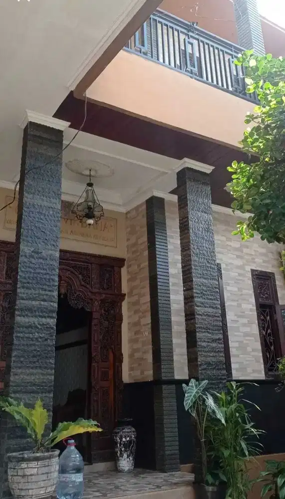 DIJUAL RUMAH LANTAI 2 LOKASI PADANGSAMBIAN KAJA DENPASAR BARAT
