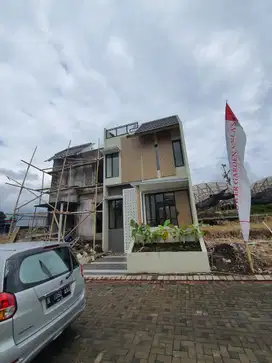 Investasi Menjamin! Villa 2 Lantai Kota Wisata Batu
