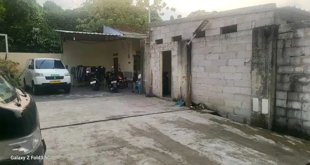 DIJUAL TANAH LUAS 323M2 BONUS BANGUNAN SUPER STRATEGIDI TANJUNG BARAT