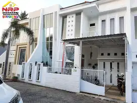 Dijual Rumah Cantik 2 Lantai di Perum Gardenia Estate Banyuwangi