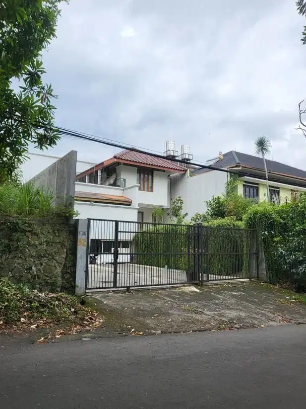 Rumah Tanah Luas Starategis Di Tubagus Ismail Dago Dipatiukur Bandung