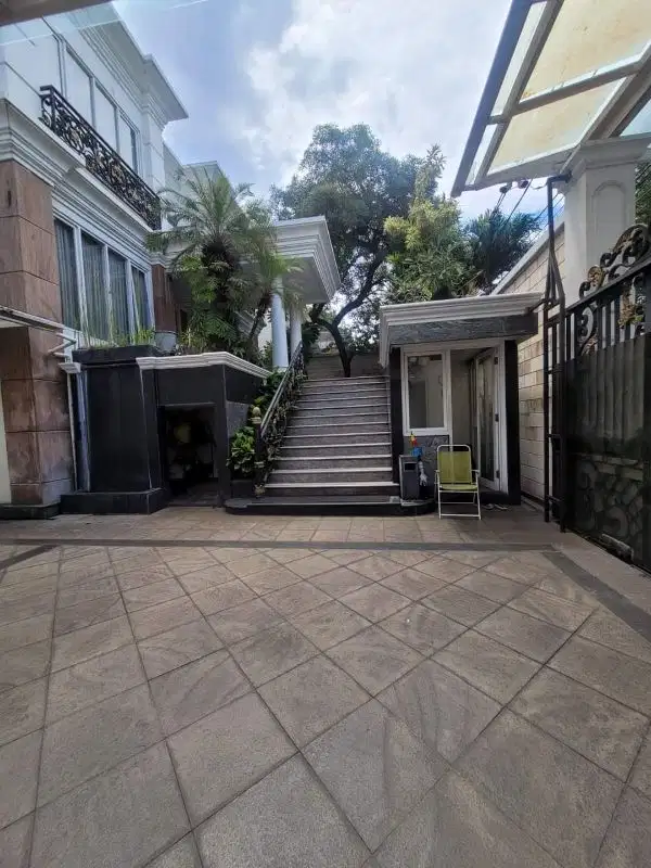 Dijual Rumah MewahLokasi di SIMPRUG GARDEN V Jaksel