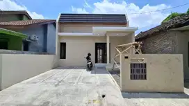 RUMAH SIAP HUNI 400 JUTAAN DEKAT KAMPUS UAD JOGJA DI BANGUNTAPAN BANTU