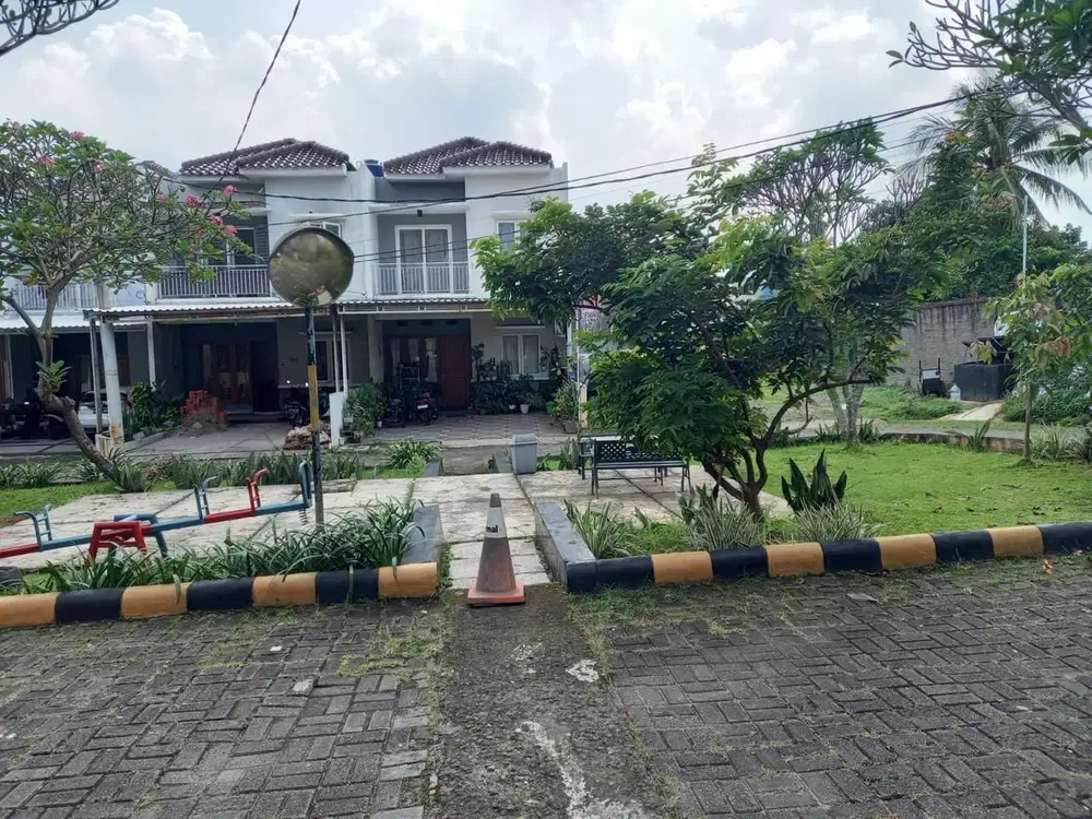 Rumah mewah 2lantai dalam cluster depan rumah ada taman dicinere