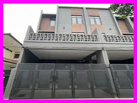 dhyana Rumah baru uk 4.25x13.75m hadap timur di Duri Kepa