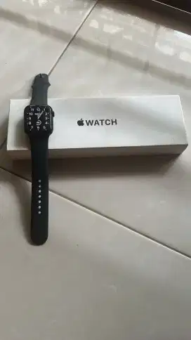 Appel watch SE 2 44m 2024