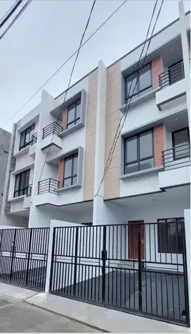 Dhyana rumah baru 3 lantai uk 3x11m hadap utara di tanjung duren