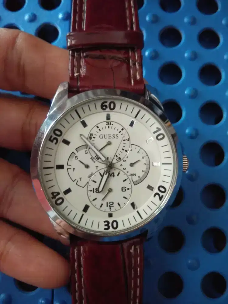 Klasik Guess crono aktif