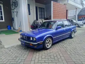 BMW 318i 1988 e30 ganteng bisa Tukar Tambah motor