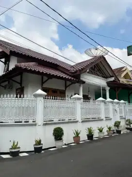 JUAL RUMAH RAWAMANGUN dengan Gerbang Toll