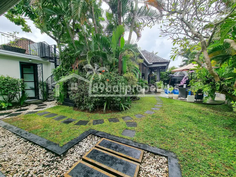 3 bedr villa with big garden in Umalas