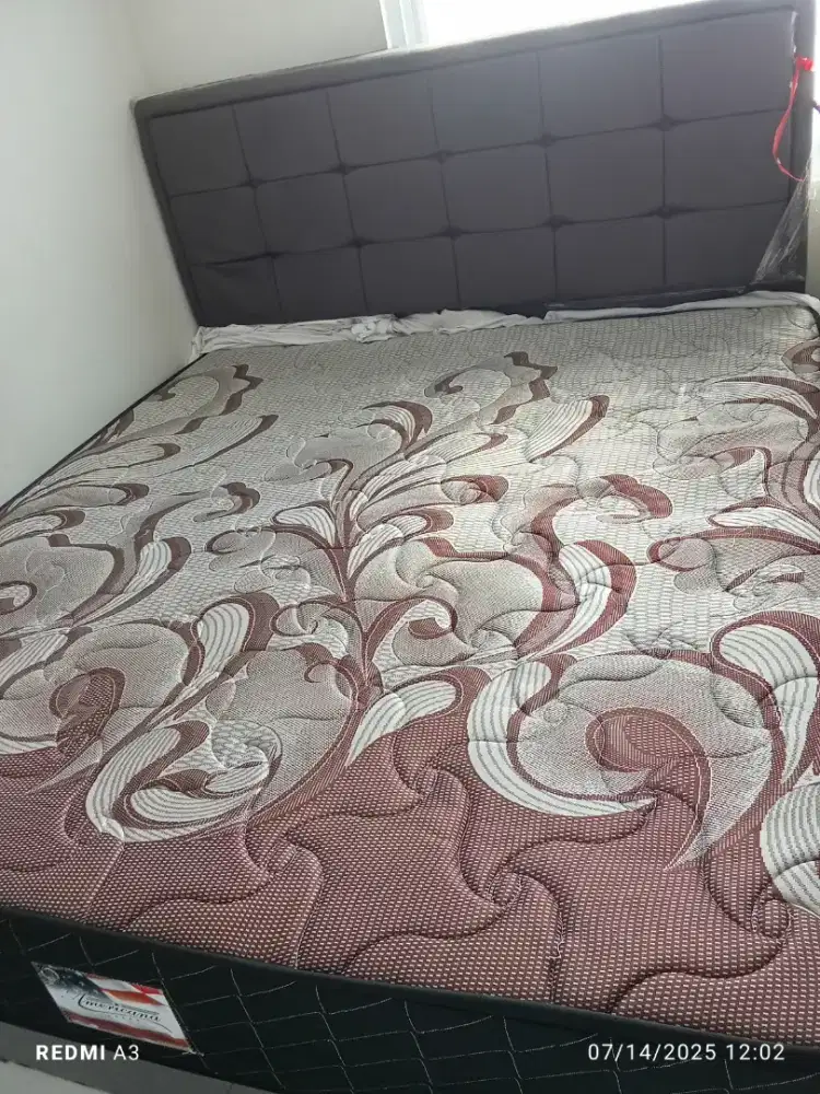 Harga Pas  springbed ukuran terbesar baru pakai 3bulanan MURRAAHH