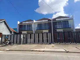 Dijual Townhouse baru area km 5