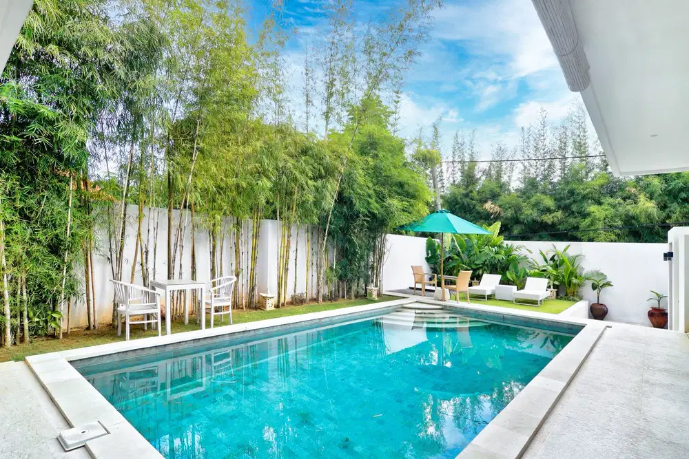 LEASEHOLD VILLA IN BUMBAK WITH WALKING ACCESS TO CAFES AND DINING