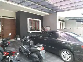 Jual Rumah Cantik dan Luas di Gegerkalong dekat Setiabudi Bandung