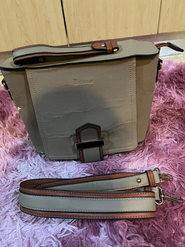 Tas wanita slingbag