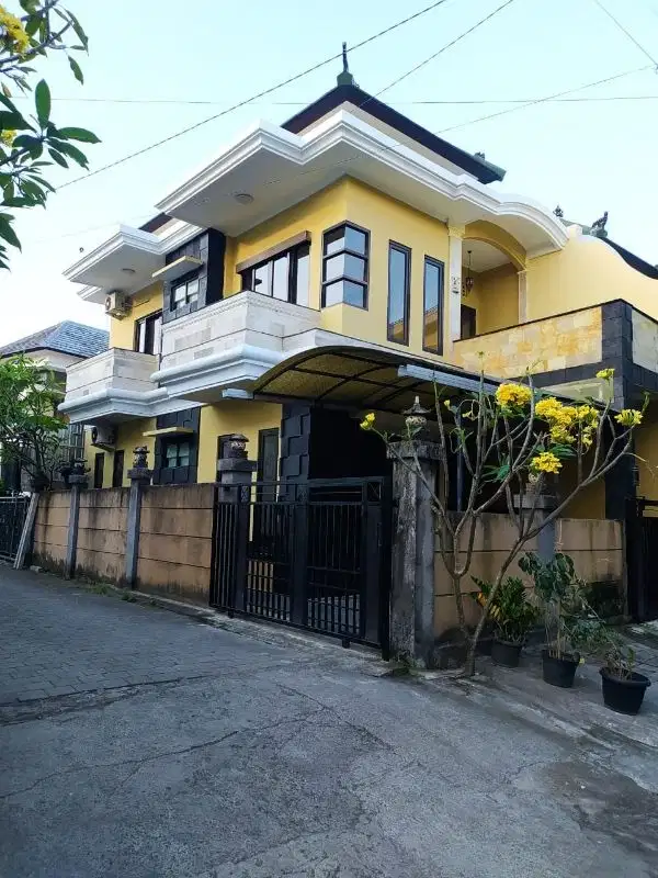 RUMAH MEWAH LOKASI GATSU TENGAH DENPASAR