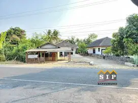 Dijual tanah dan bangunan nya di jalan poros Srono - Muncar Banyuwangi