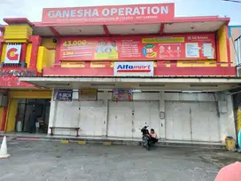 Di jual Ruko 2 lantai masih aktif saat ini di sewa  Alfamart dan GO