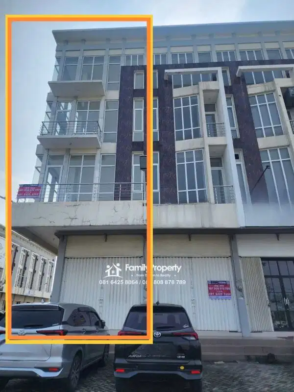 Ruko Bizzpark Hadap Jalan Raya Madukoro Semarang Barat