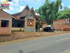 Dijual Caffe Strategis di tepi Jalan Desa Adat Kemiren - Banyuwangi