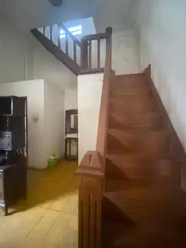Rumah Tinggal dan Usaha Lokasi Jln. Prapanca Prajurit Kulon Mojokerto