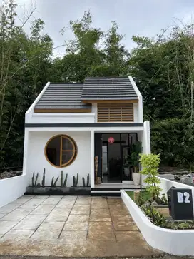 Rumah Jogja Murah Ada Pos Security Jepang Modern