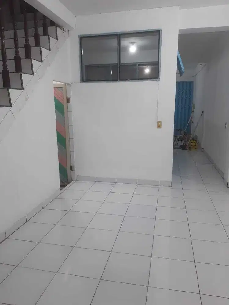 Disewakan rumah dalam komplek siap huni dekat ayahanda sekip Adam mali