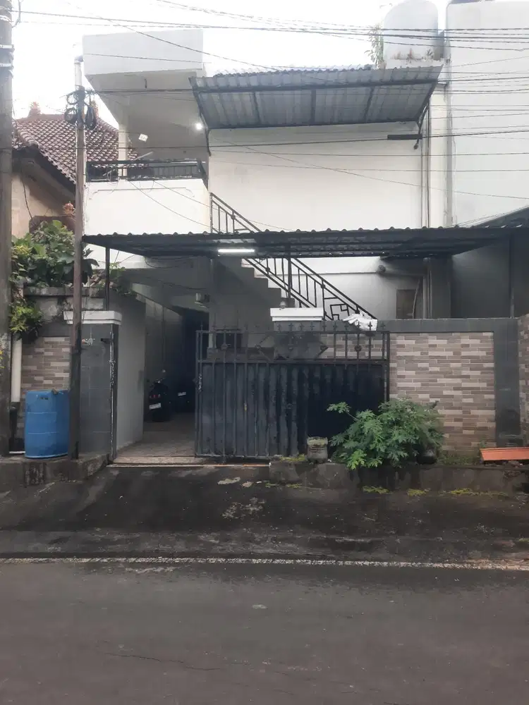 DIJUAL RUMAH KOST LANTAI 2 LOKASI AREA GATSU BARAT DENPASAR