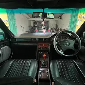 Mercedes Benz E220 boxer