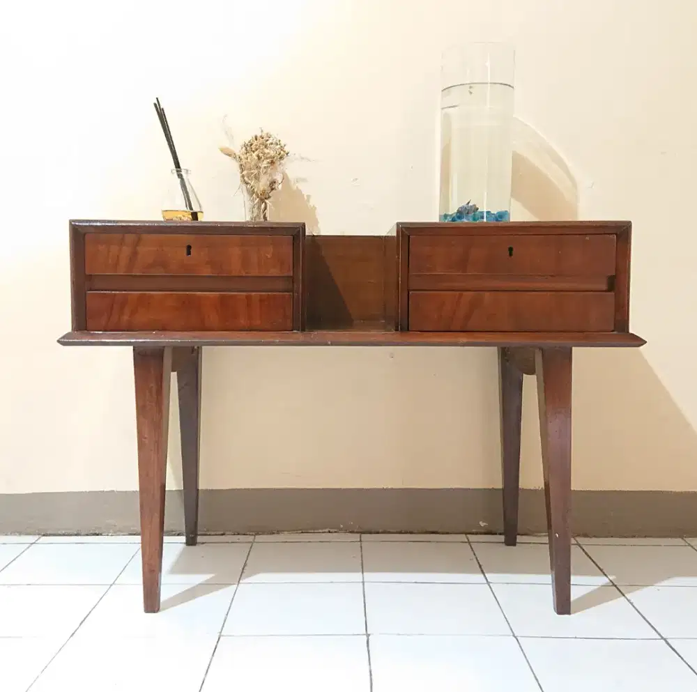 Meja Rak Lemari TV Cabinet Kayu Jati Kaki Jengki