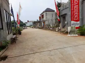 Rumah baru dalam cluster pinggir jalan raya utama siap huni