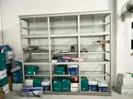 Rak Lemari Etalase Kaca