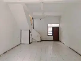 Ruko Taman Holis Bandung 1.5 Lantai Siap Huni Lokasi Strategis