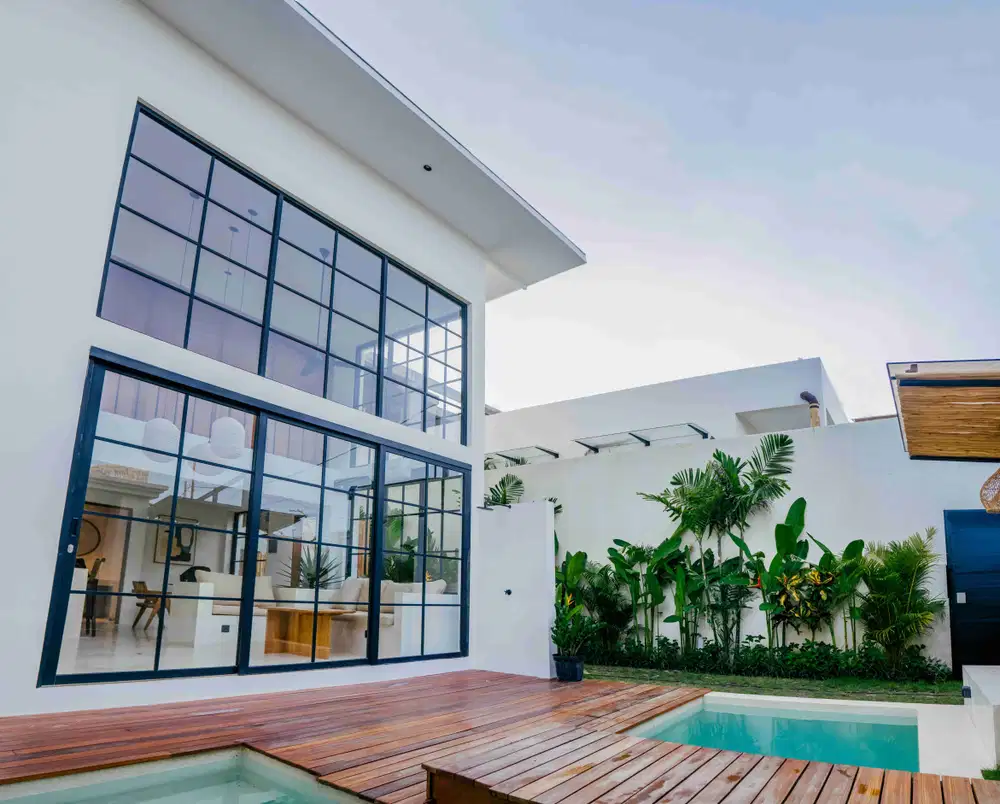 RUSTIC HARMONY MEETS COASTAL COMFORT IN BALANGAN