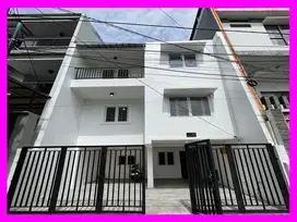 dhyana Rumah full renovasi uk 6x13m di tanjung duren