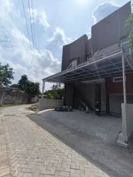 Kost Eksklusif Di Condong Catur, Dekat Sate Ratu, Kamar Mode Mezzanine
