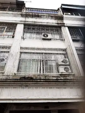 dijual ruko bagus di kompleks ruko jembatan lima