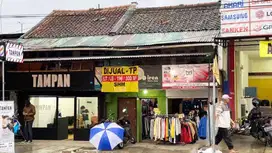 DIJUAL RUMAH DAN 2 TOKO BERDAMPINGAN DI JALAN RAYA LEMBANG DEPAN ALUN2