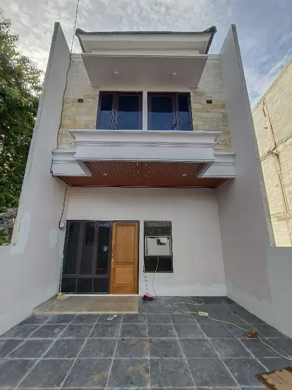 Rumah 2 lantai jakarta timur 750 juta cash shm cluster