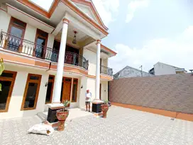 Rumah Mewah di Jalan Utama Papahan