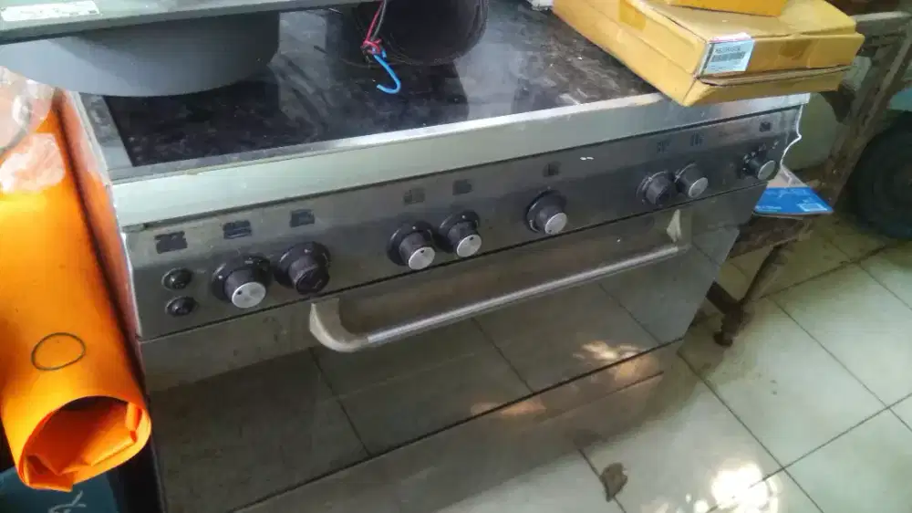 Kompor Ariston FreeStanding 5 tungku+oven