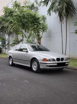 BMW 528i E39 1997 (Low KM)