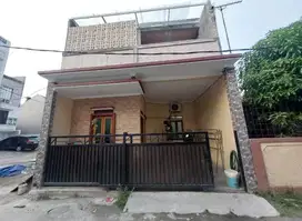 RUMAH BAGUS 2LANTAI DLM CLUSTER AKSES MBL SELANGKAH DARI RAYA CONDET