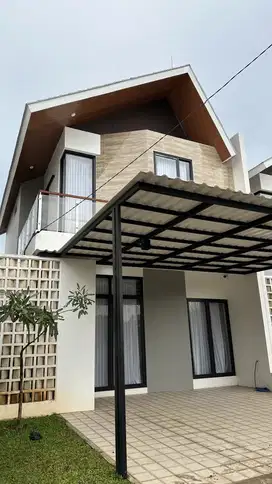 RUMAH MEWAH 2 LANTAI SIAP HUNI ADA KOLAM RENANGNYA DP 10 JUTA ALL IN
