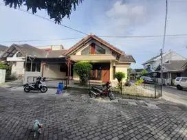 Disewakan Rumah 3 Kamar Dalam Perumahan Purwomartani, Dekat Bandara