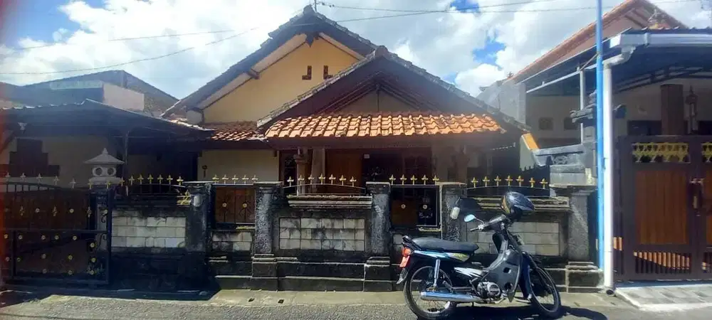 DIJUAL RUMAH SEMI LANTAI 2 LOKASI SEMPIDI BADUNG