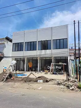 Miliki Ruko 2 Lantai, Akses Jalan Utama Di Barata Jaya, Bratang, SBY